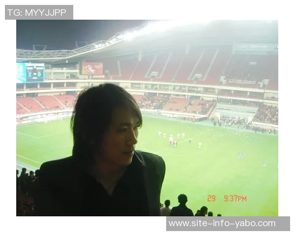 徐江批评路易斯泼脏水行为不当表达对申花的支持与立场