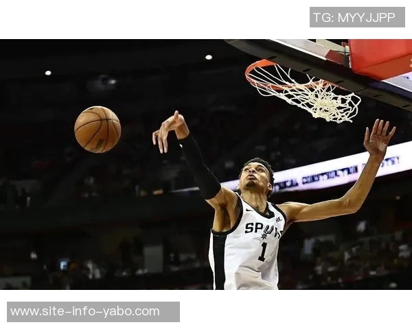 文班亚马狂砍39分9篮板3助攻2盖帽末节独得12分助球队致胜