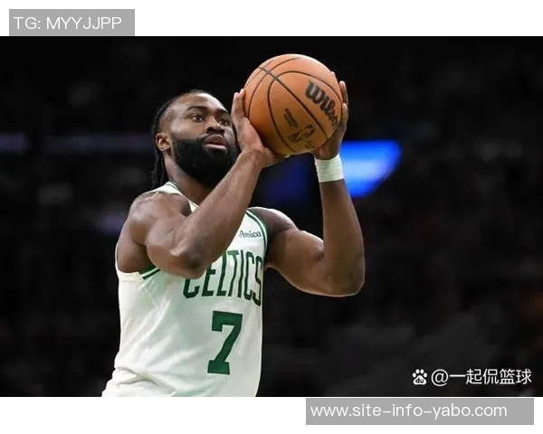 杰伦布朗表现低迷14投6中仅得12分5助攻失误5次正负值惨淡并列最低